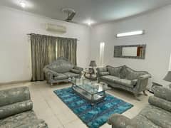 1 Kanal Independent House Available For Rent