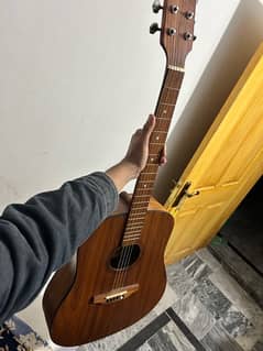 Acoustics guitar urgent sale, new condition