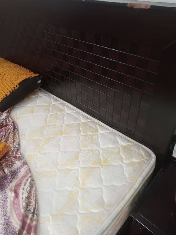 bed and mattress 1