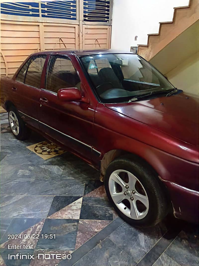 Nissan Sunny 1990 Sedan 18