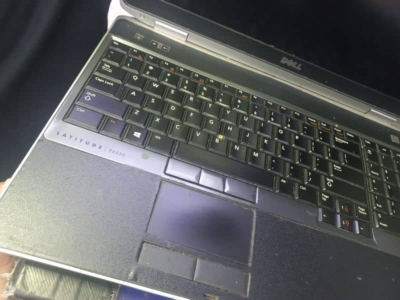 Dell Latitude E6530 core i7 Laptop 3