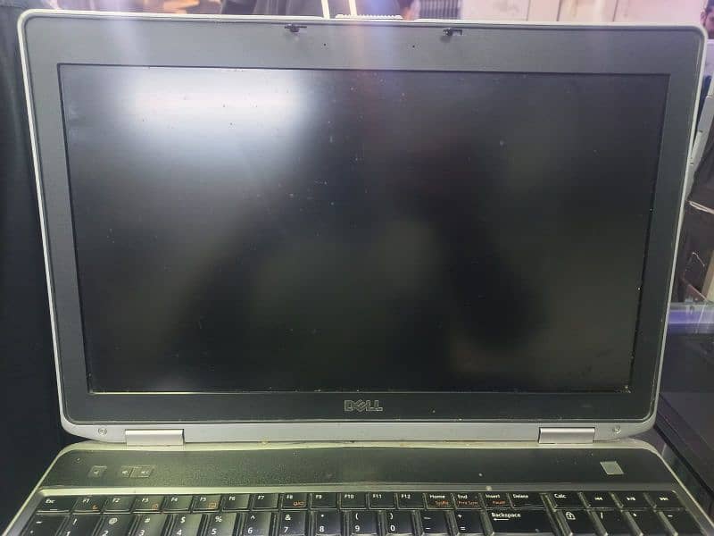 Dell Latitude E6530 core i7 Laptop 4