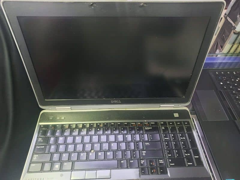 Dell Latitude E6530 core i7 Laptop 5