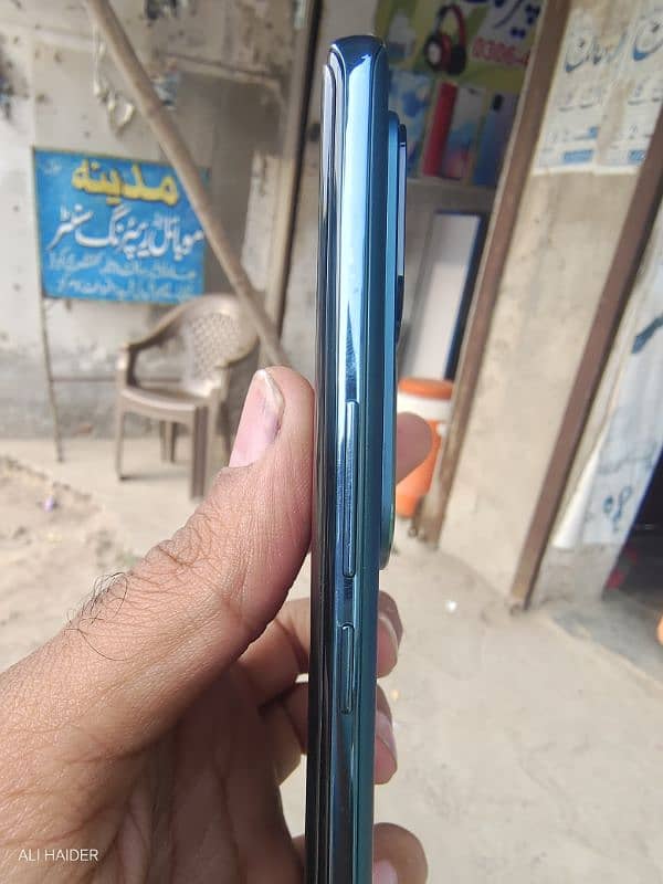 vivo v30 Lush Condition 2