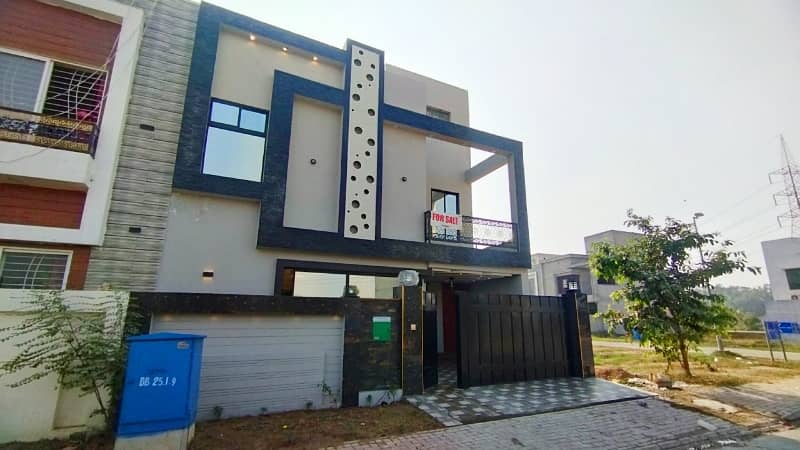 Ideal 5 Marla House Available In Bahria Orchard Phase 1, Lahore 1