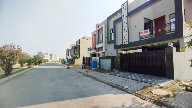 Ideal 5 Marla House Available In Bahria Orchard Phase 1, Lahore 4