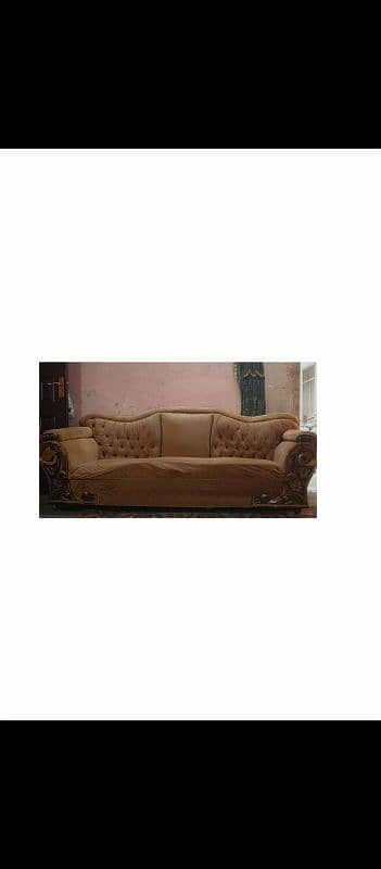 Good condition 3 seater sofa 0