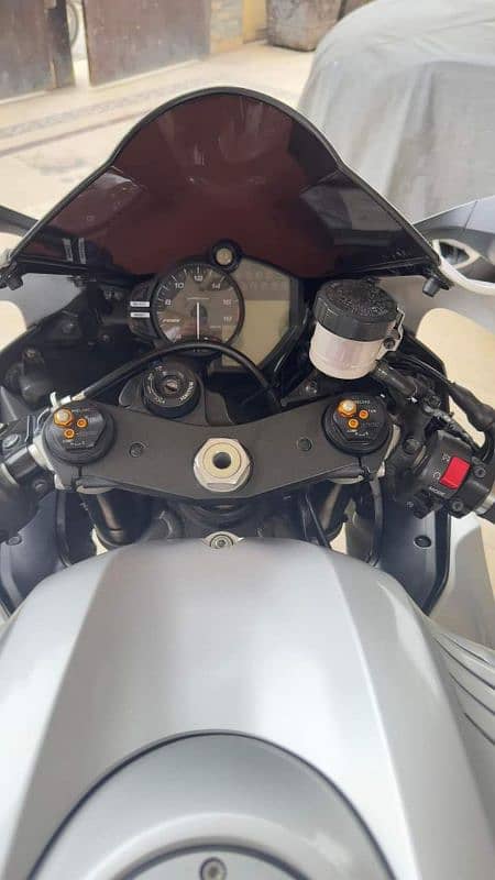 Yamaha Yzf-R6 2017 4