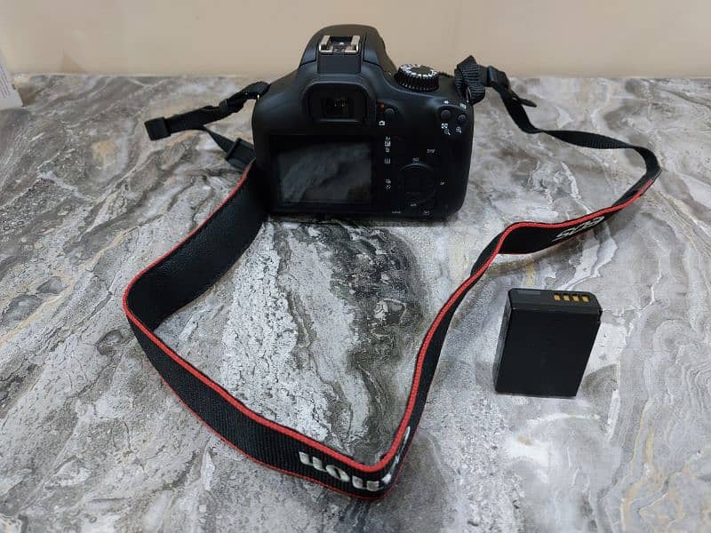 CANON 3000D WITH STAND AND LIGHT (9 Months Warranty Left) 9