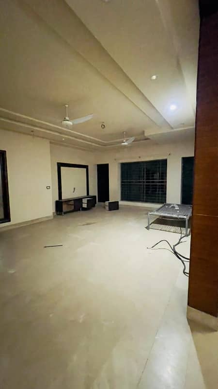 20 Marla Lower Portion Available For Rent In Khayaban Garden Sargodha Road Faisalabad 6