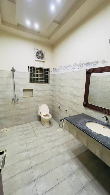 20 Marla Lower Portion Available For Rent In Khayaban Garden Sargodha Road Faisalabad 9