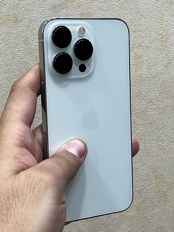 I phone (13 pro jv) white 0