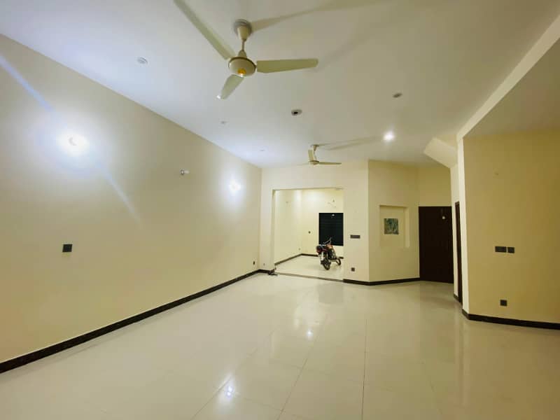 10 Marla beautiful House for RENT in bahria town phase 8 RWP 2