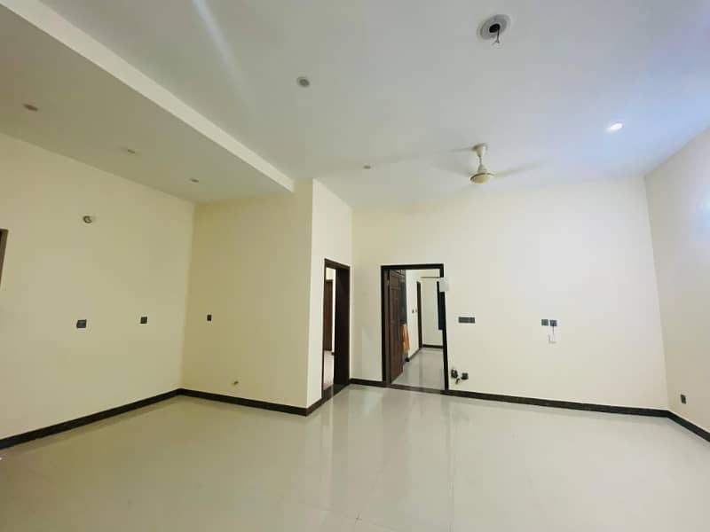 10 Marla beautiful House for RENT in bahria town phase 8 RWP 7