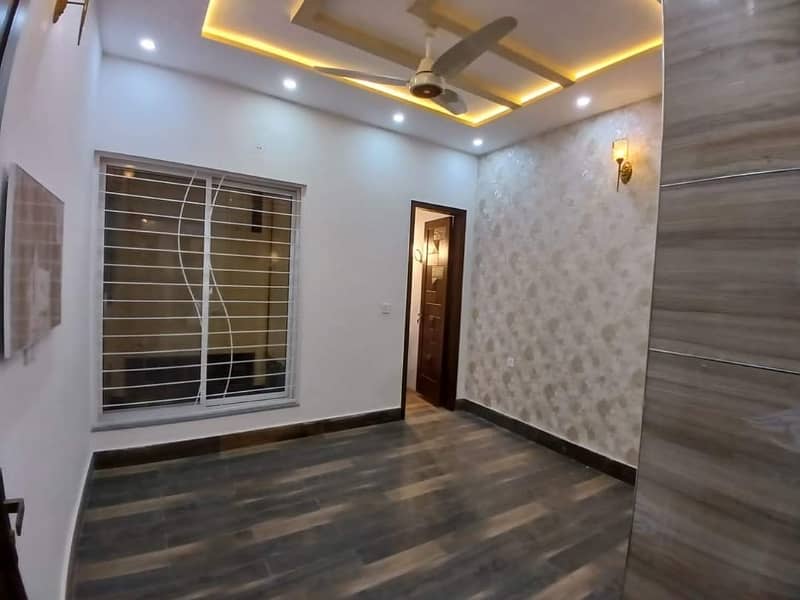 5 MARLA BRAND NEW LOWER PORTION FOR RENT IN JOHAR TOWN LAHORE. 3