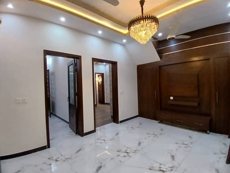 5 MARLA BRAND NEW LOWER PORTION FOR RENT IN JOHAR TOWN LAHORE. 6