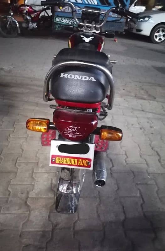 Honda CD70 one hand use 4