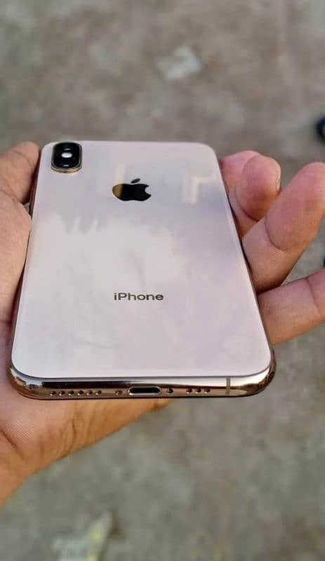 iphone xs golden colour 64gb non pta 1