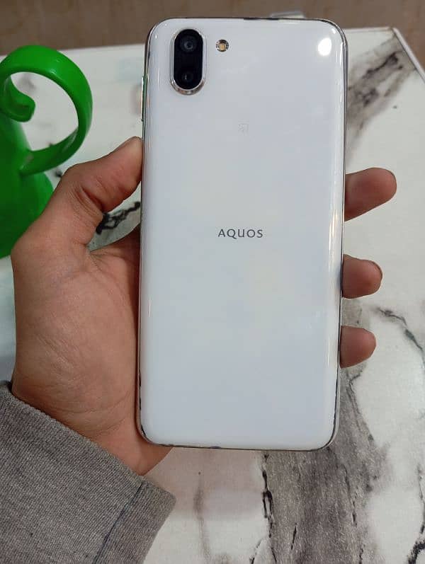 aquos R2 2