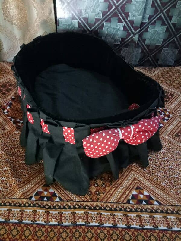 Minnie style baby cot 4