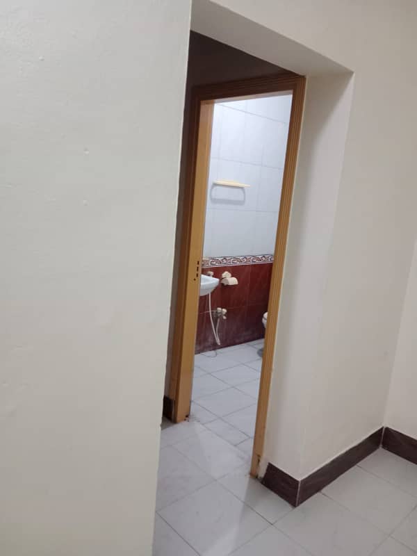 Ghouri town ph3 2bed Falat For Rent water electrity Gass Available 6