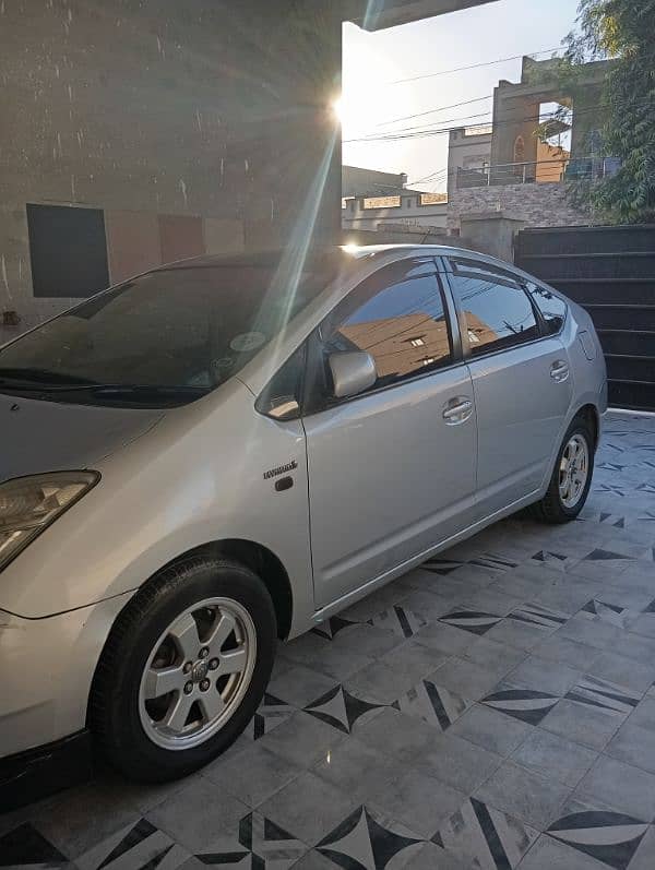 Toyota Prius 2015 3