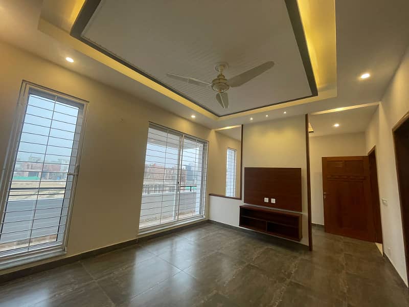 21.5 Marla House for sale in Sector F Bahria Town Lahore 6