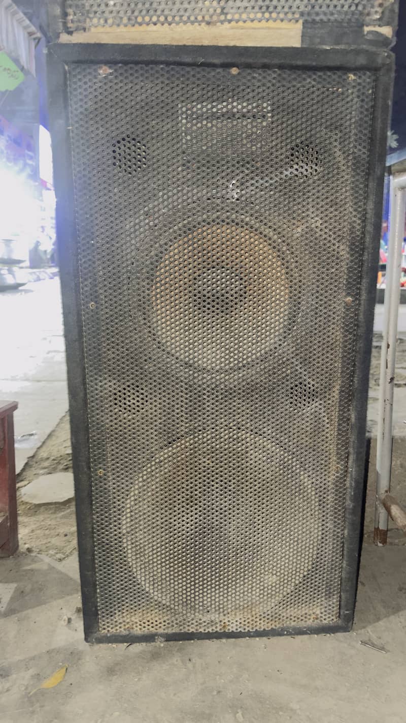 large size speaker 1