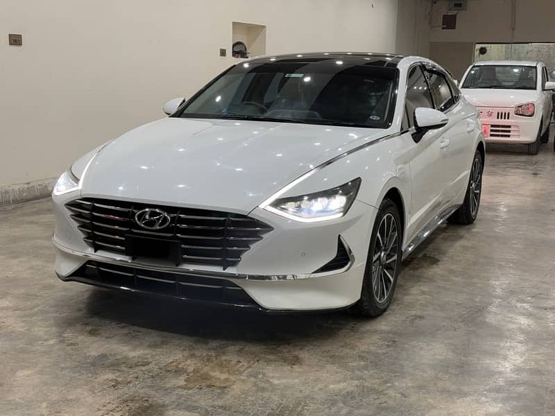 Hyundai Sonata 2.5 FULL OPTION TOP OF LINE 2023 BANK LEASE 2