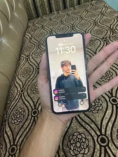 iphone 11pro max 256gb sangle sim pta aprovade 0