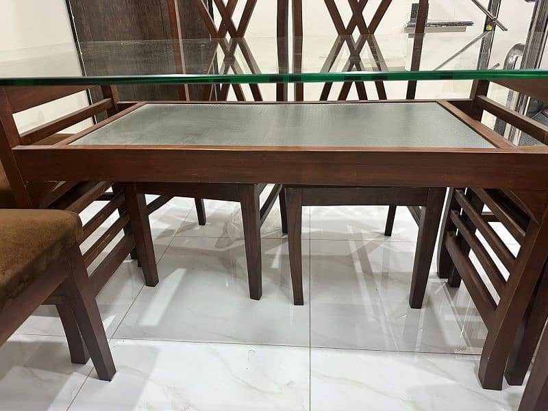 Pure wood dining table all new (few days used) 2