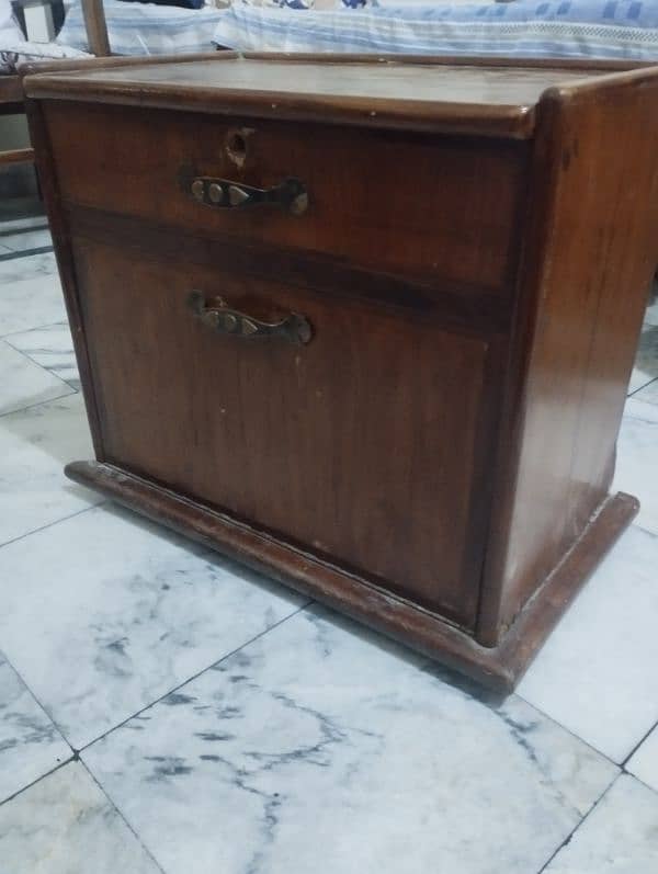 Affordable 3-Seater Brown Leather Sofa & Side Table for Sale 7