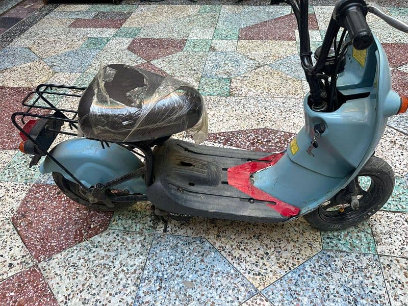 Suzuki scooty 4