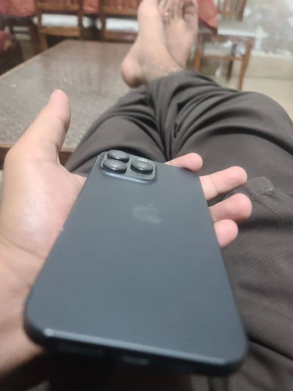 iphone 15 pro max 2