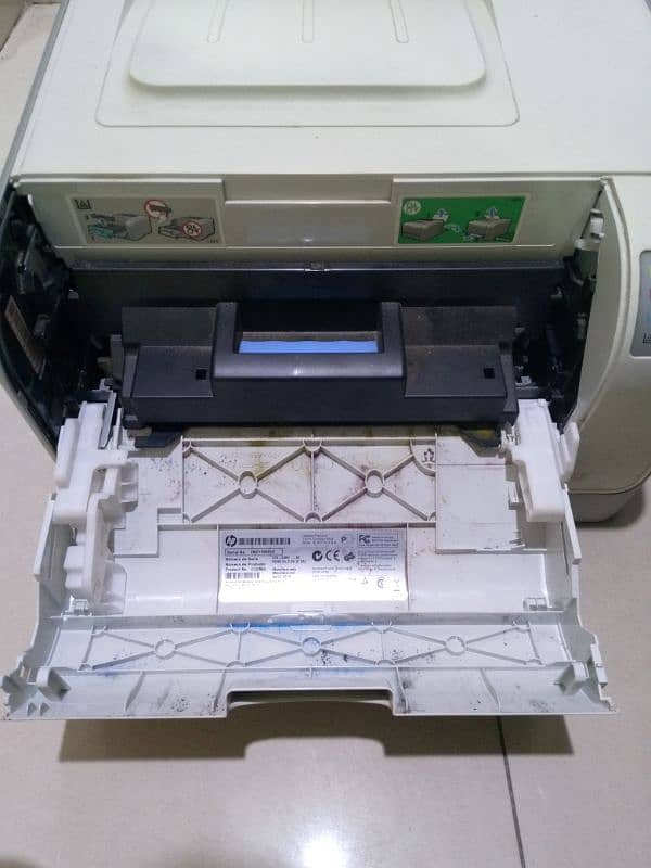 HP color laserJet CP1215 2