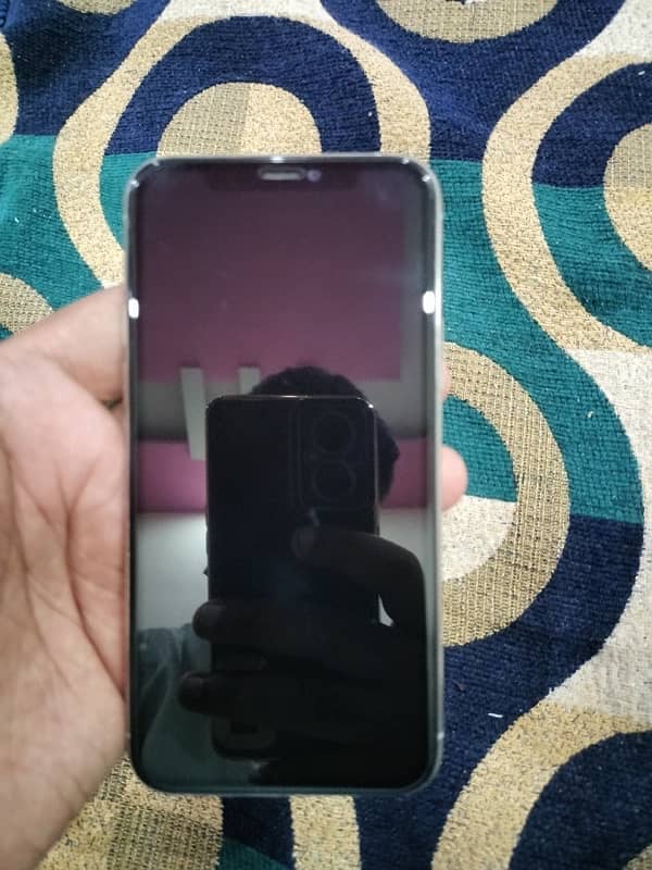 iphon 11 pro 64 gb sim glich read discription 3