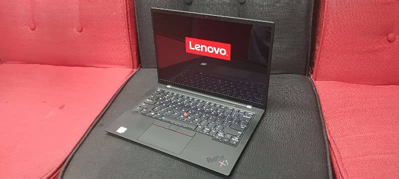 Lenovo Thinkpad X1 carbon (Ci7-11th) 1