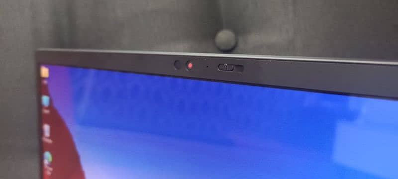 Lenovo Thinkpad X1 carbon (Ci7-11th) 3