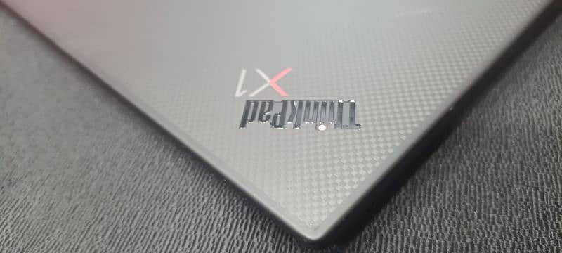 Lenovo Thinkpad X1 carbon (Ci7-11th) 5