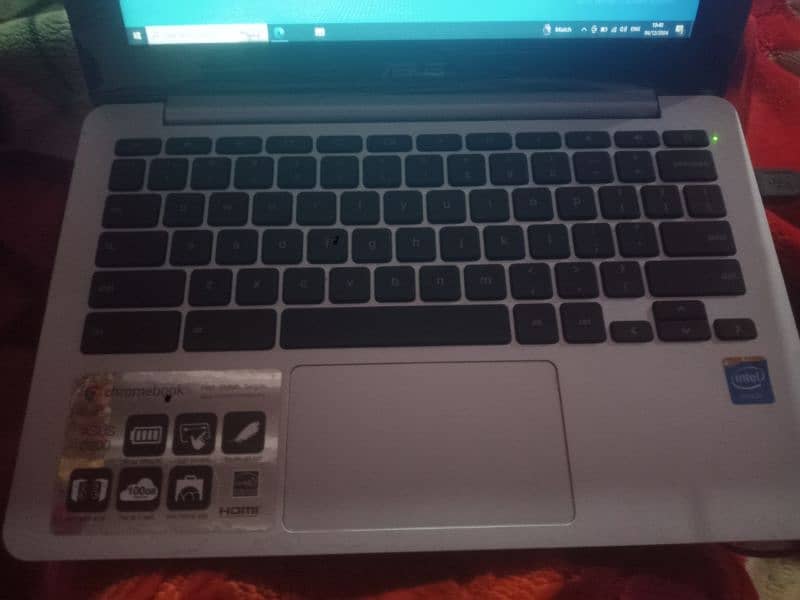 Asus Chromebook C200 2/16 1