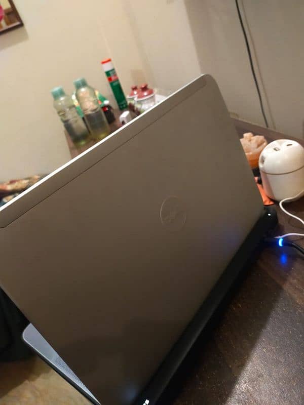 Dell laptop XPS windows for sale woth charger 2