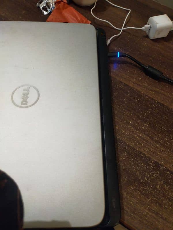 Dell laptop XPS windows for sale woth charger 3