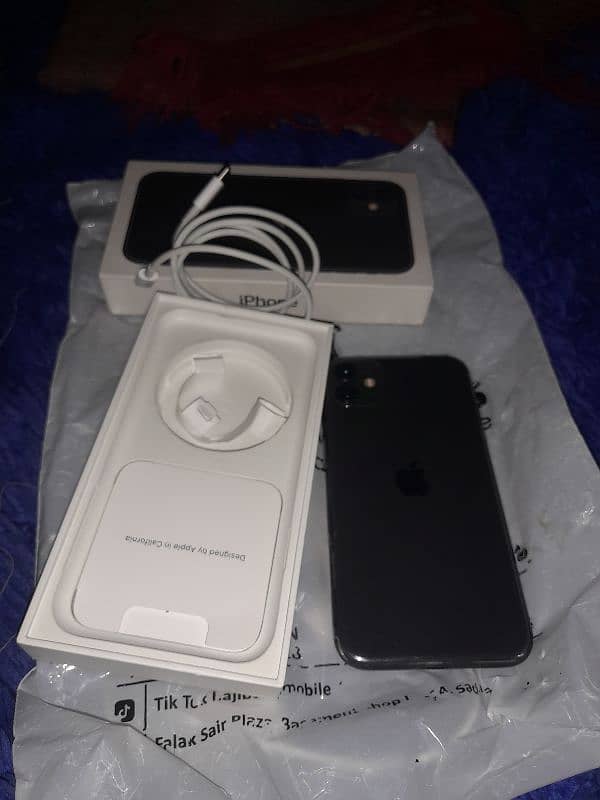 I phone 11 jv sim 1 month used full fresh  condition 1