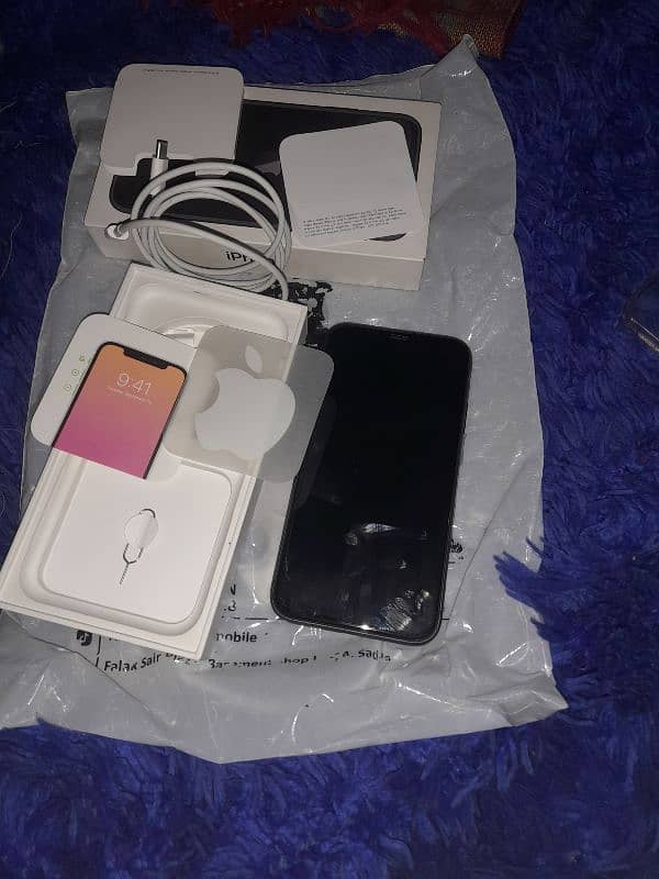 I phone 11 jv sim 1 month used full fresh  condition 4