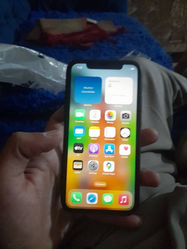 I phone 11 jv sim 1 month used full fresh  condition 8