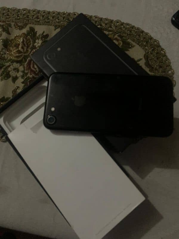 iPhone 7 128 gb with box 0