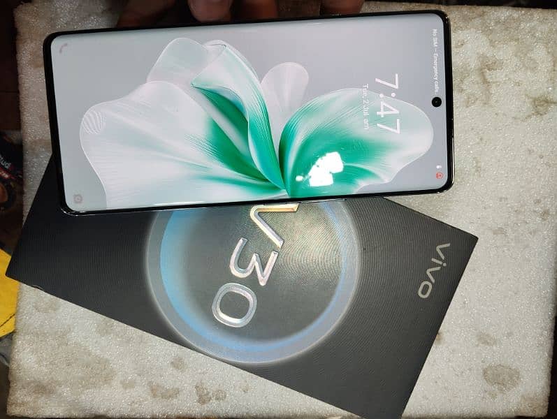 Vivo v30 5g 12gb ram 256gbrom 2