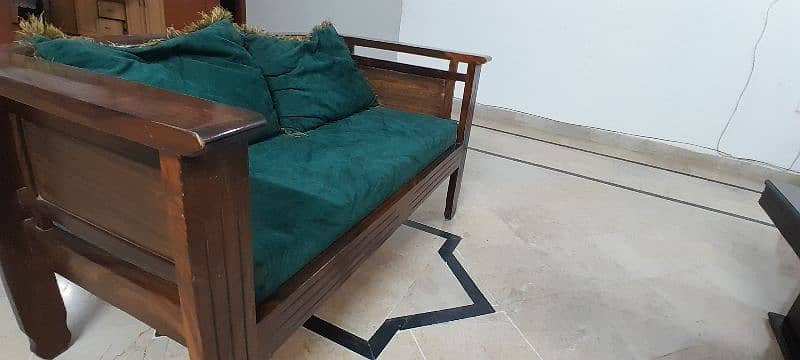 7 seater wooden sofa set in good condition with cushion 1