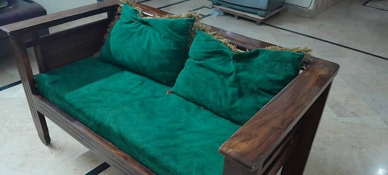 7 seater wooden sofa set in good condition with cushion 2