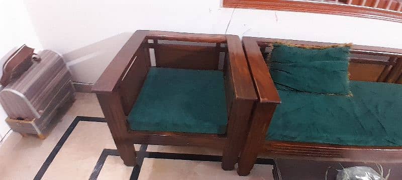 7 seater wooden sofa set in good condition with cushion 3